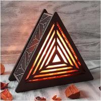 Солевая лампа - светильник деревянный с узором пирамида 1 кг с диммером
