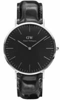 Часы наручные кварцевые мужские Daniel Wellington DW00100135 на кожаном ремешке черного цвета