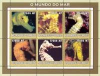 Почтовые марки Мозамбик 2002г. "Морская жизнь - морские коньки" Морская фауна MNH