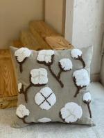 Декоротивная льняная подушка с ковровой вышивкой "Хлопок", ручная работа