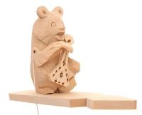 Деревянная резная игрушка Медведь с балалайкой 14 х 9 см