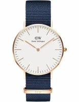 Часы наручные кварцевые женские Daniel Wellington DW00100279 на нейлоновом ремешке синего цвета