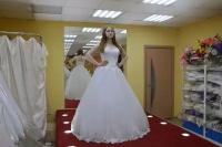 Свадебное платье с открытым верхом, кружевное с бисером