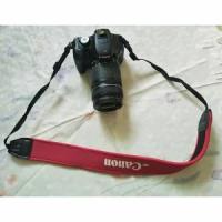 Сменный наплечный ремешок для фотоаппарата Canon EOS 500D Body/PowerShot SX520/G11/G12/SX540/2000D/4000D красного цвета