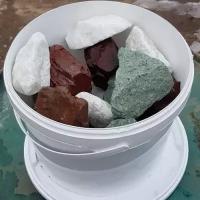 Камни Микс Премиум (Жадеит, Кварц, Яшма) колотые камни для печи бани и сауны 1 кг в ведре