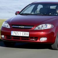 Бампер передний в цвет кузова Chevrolet Lacetti Шевроле Лачетти хэтчбек 70U - Red Rock - Красный