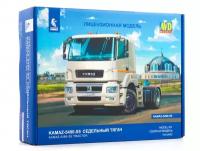 Автомобили AVD 1514AVD AVD Models Седельный тягач КАМАЗ-5490-S5 (1:43)