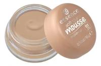 Тональный мусс ESSENCE Soft touch matt mousse, 01 песочный