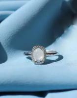 Кольцо из серебра с лунным камнем и фианитом Diamond