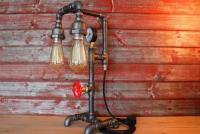 Коллекционная лофт лампа ручной работы из металла - настольная лампа Steampunk с вентилем и манометром