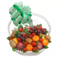Подарочная корзина фруктами и зеленью