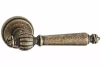 Дверная ручка Vantage V17 на круглой розетке BR состаренная бронза