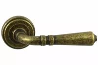 Дверная ручка межкомнатная Vantage V18 на круглой розетке BR состаренная бронза