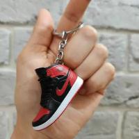 Брелок-игрушка Nike Air Jordan 1 для ключей, сумки, рюкзака (Черно-красный)