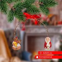 Елочная игрушка Феникс Present Медведь и матрешка 89337, красный, 9 см