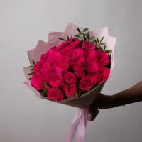 Букет «Розы промо с фисташкой, розовые, 25 стеблей»