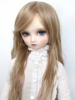 DollGa Wig W025_E Sandy Brown (Длинный естественно волнистый парик с длинной косой челкой размер 20,5 - 23,5 см песочно-коричневый для БЖД кукол)