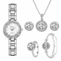 Часы женские со стразами в комплекте с браслетом, цепочкой с кулоном, серьгами и кольцом