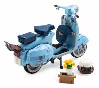 Сборная модель мопеда "Vespa125" голубого цвета, конструктор мотоцикла из 1106 частей