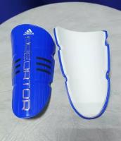 Adidas Predator детские размер 3-5 лет щитки футбольные синие