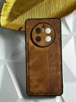 Чехол кожаный на Huawei Mate 50 Pro / Чехол Хуавей Мэйт 50 Про с защитой камеры, геометрия, коричневый