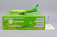 JC Wings Модель самолета Boeing 737-800BCF S7 Airlines