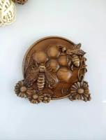 Панно резное деревянное "Пчелы"