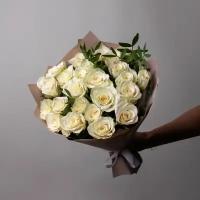 Букет «Розы промо с фисташкой, белые, 25 стеблей»