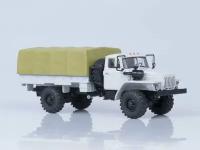 Масштабная модель 1/43 Миасский грузовик 43206 4х4 бортовой с тентом