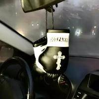 Сувенирные боксерские перчатки "Спаси и Сохрани" с крестом/Брелок перчатки/Подвеска на зеркало автомобиля