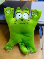Игрушка декоративная Кот Саймон зеленый с присосками на стекло с сюрпризом 25 см