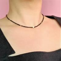 Ожерелье Колье Чокер из бисера на шею женское с золотым Сердцем, бижутерия женская Сердечки