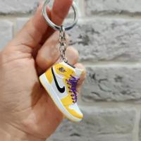 Брелок-игрушка Nike Air Jordan 1 для ключей, сумки, рюкзака (Желтый)