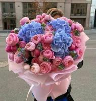 Букет "Для тебя" пионовидные розы, гортензия, оксипеталум, красивый букет цветов, шикарный, цветы премиум, роза