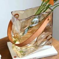 Ваза для цветов и сухоцветов декоративная стеклянная сумка янтарная 17см