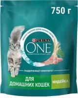 Сухой корм для кошек Purina ONE для живущих в домашних условиях с высоким содержанием индейки 750г