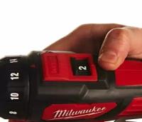 Аккумуляторная дрель-шуруповерт MILWAUKEE M12 BDD-202C