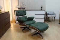 Зеленое кресло Lounge Eames Chair and Ottoman из натуральной кожи