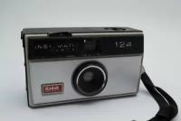 Камера винтажная Kodak 124 Instamatic с ремешком