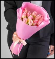11 нежно-розовых тюльпанов на 8 марта
