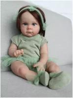 Мягконабивная кукла Реборн (Reborn Dolls) - Девочка в зеленом костюмчике (51 см)