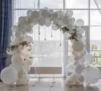 Арка из шаров для свадебной церемонии