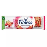 Злаковый батончик Nestle Fitness Спелые ягоды, с клубникой и клюквой, обогащенный витаминами и минеральными веществами