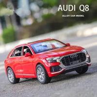 Коллекционная масштабная модель Audi Q8 1:24 (металл,свет,звук)