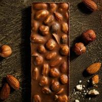 Шоколад молочный плиточный - 2 шт. Набор Шоколада ручной работы с орехами: с цельным миндалем, фундуком и арахисом. KREOLA