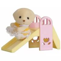 Игровой набор Sylvanian Families Младенец в пластиковом сундучке 5204