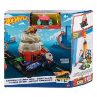 Игровой набор Hot Wheels City Downtown Ice Cream Swirl HKX38