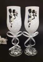 Свадебные бокалы "Молодожены" в белом цвете с росписью/ бокалы на свадьбу/ набор 2 шт