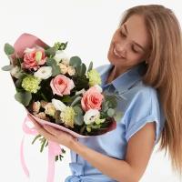 Букет живых цветов из пионовидных роз Саванна