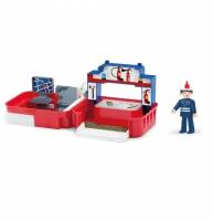 Раскладывающийся игровой набор Пожарная станция с аксессуарами и фигуркой пожарного